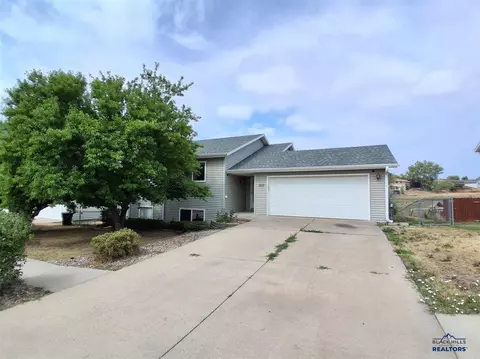 1423 Aurora Dr, Rapid City, SD 57703