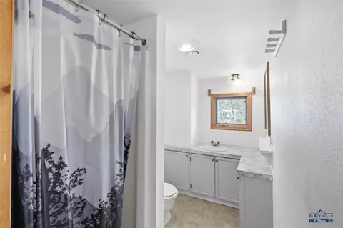 Bath - 318 4th Ave, Wall, SD 57790 photo 3 of 5