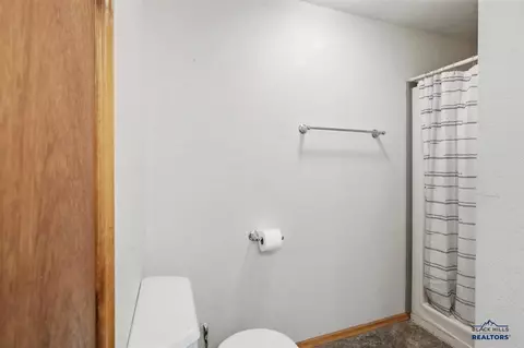 Bath - 318 4th Ave, Wall, SD 57790 photo 1 of 5