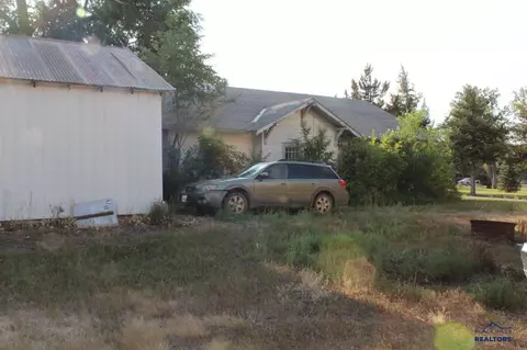 Exterior - 207 2nd St, Newell, SD 57760 photo 2 of 5