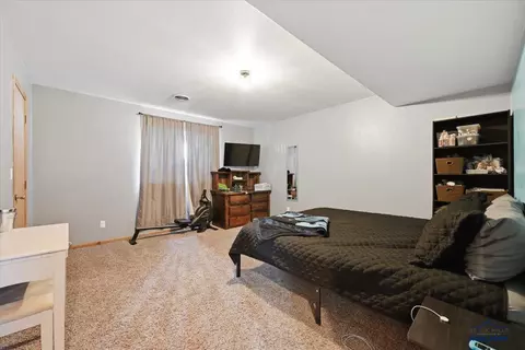 Bedroom - 1301 Hilltop Cir, Belle Fourche, SD 57717 photo 5 of 6