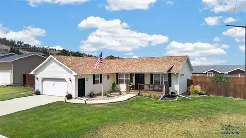 1004 Lennon Ln, Rapid City, SD 57701