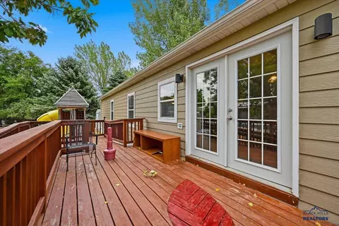 1106 Roughlock Ln, Spearfish, SD 57783