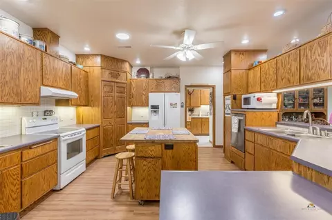 Kitchen - 25246 Holiday Trl, Custer, SD 57730 photo 4 of 6