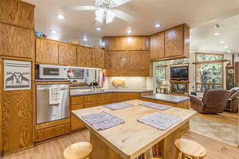 Kitchen - 25246 Holiday Trl, Custer, SD 57730 photo 2 of 6