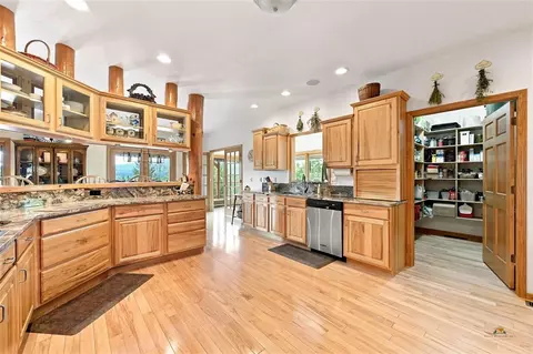 Kitchen - 2515 Lookout Mountain Rd, Spearfish, SD 57783 photo 2 of 4