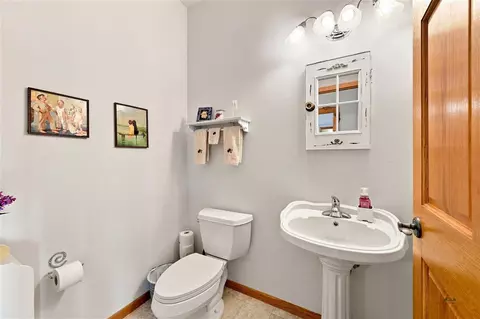 Bath - 2515 Lookout Mountain Rd, Spearfish, SD 57783 photo 1 of 6
