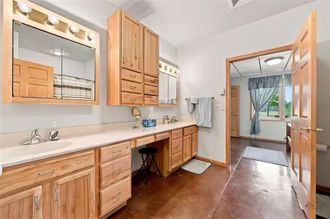 Bath - 2515 Lookout Mountain Rd, Spearfish, SD 57783 photo 3 of 6