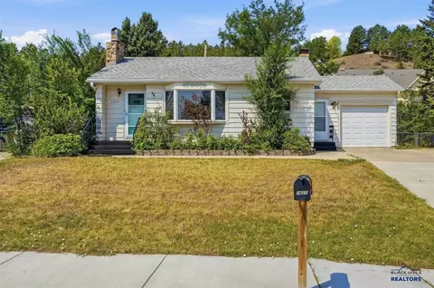 1621 38th St, Rapid City, SD 57702