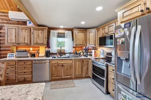 Kitchen - 12375 Pony Express Pl, Custer, SD 57730 photo 1 of 4