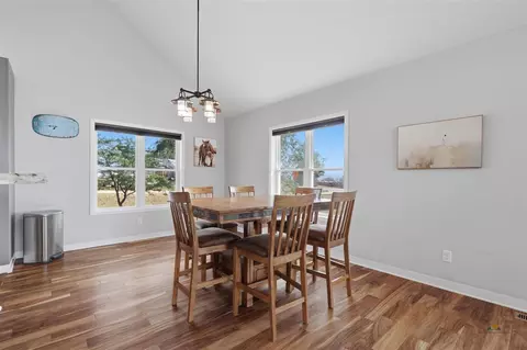 Dining - 1003 3rd Ave, Edgemont, SD 57735 photo 2 of 3