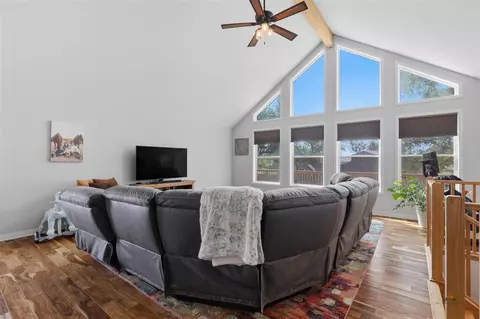 Living - 1003 3rd Ave, Edgemont, SD 57735 photo 1 of 3