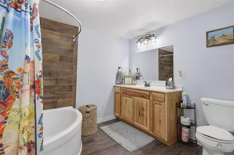 Bath - 1003 3rd Ave, Edgemont, SD 57735 photo 1 of 1