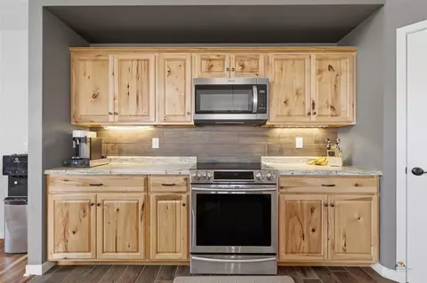 Kitchen - 1003 3rd Ave, Edgemont, SD 57735 photo 4 of 5