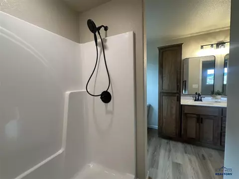 Bath - 3442 Joseph St, Sturgis, SD 57785 photo 2 of 4