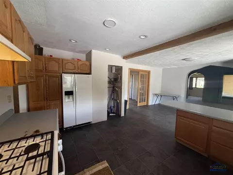 Kitchen - 402 4th Ave, Edgemont, SD 57735 photo 3 of 5