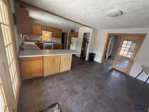 Kitchen - 402 4th Ave, Edgemont, SD 57735 photo 1 of 5