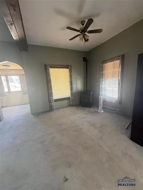 Living - 402 4th Ave, Edgemont, SD 57735 photo 2 of 2