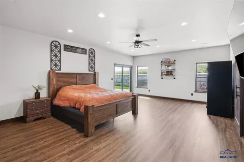 Bedroom - 20258 Avalanche Rd, Whitewood, SD 57793 photo 1 of 6