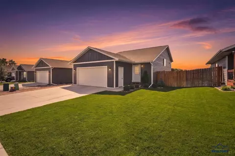 1107 Diamond Ridge Blvd, Rapid City, SD 57703