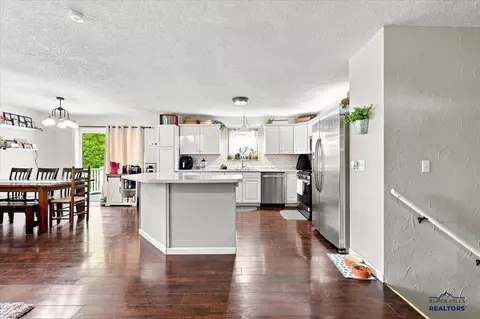 Kitchen - 6 Merry Ln, Spearfish, SD 57783 photo 3 of 4