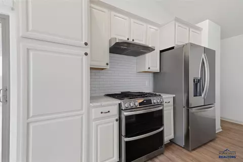 Kitchen - 1925 Absaroka St, Spearfish, SD 57783 photo 4 of 4