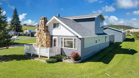 25115 Harbach Ln, Custer, SD 57730