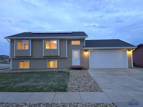 410 Ennen Dr, Rapid City, SD 57703