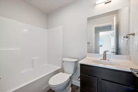 Bath - 10899 Eagle Ct, Belle Fourche, SD 57717 photo 2 of 2