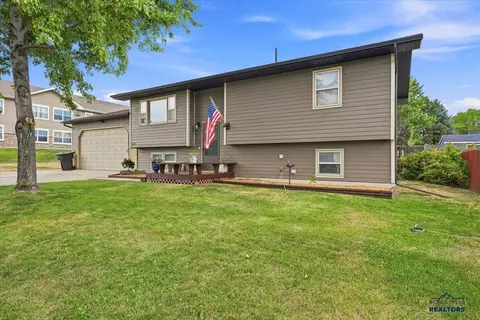 2621 Moose Dr, Sturgis, SD 57785