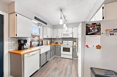 Kitchen - 2621 Moose Dr, Sturgis, SD 57785 photo 3 of 4