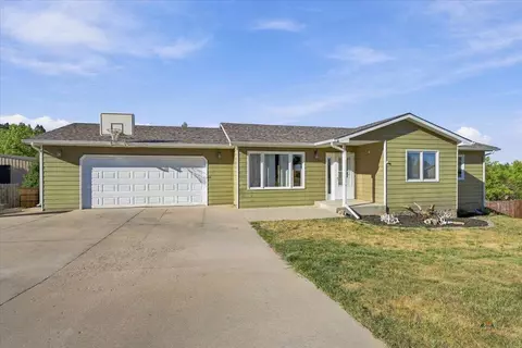 2313 Blue Bell Dr, Sturgis, SD 57785