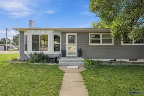 1001 N 10th St, Spearfish, SD 57783