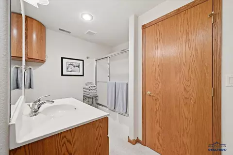 Bath - 124 Stone Gate Dr, Spearfish, SD 57783 photo 1 of 4