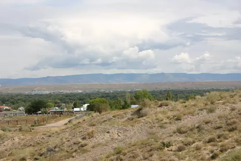5757 Maplewood Ave SW, Albuquerque, NM 87121