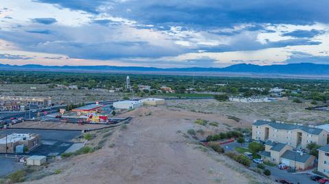 Main/grant, Los Lunas, NM 87031