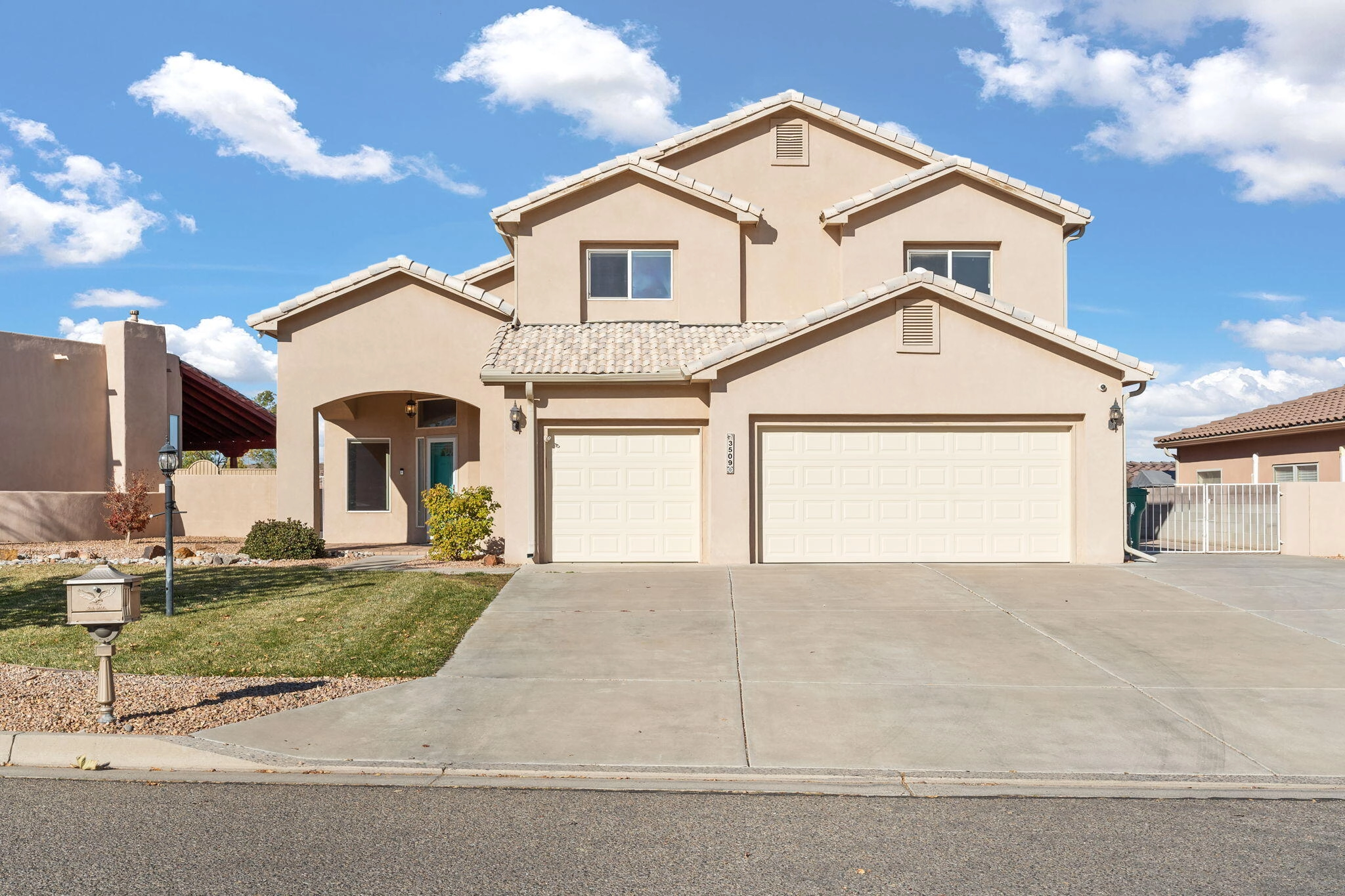 3509 NEWCASTLE DR SE