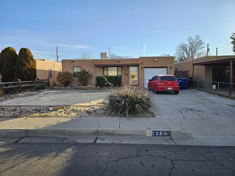 708 Cardenas Dr SE, Albuquerque, NM 87108 photo 1