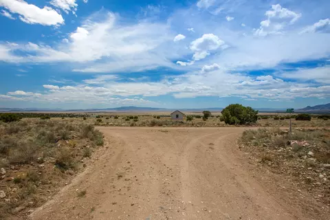 96 Sugarloaf Trl, Datil, NM 87821 photo 5