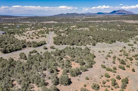 2 Soaring Hawk Ct, Tijeras, NM 87059