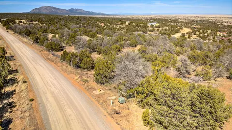 37 Snowflake Trl, Edgewood, NM 87015
