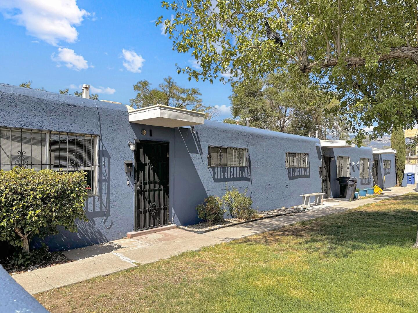 320 RHODE ISLAND ST NE  