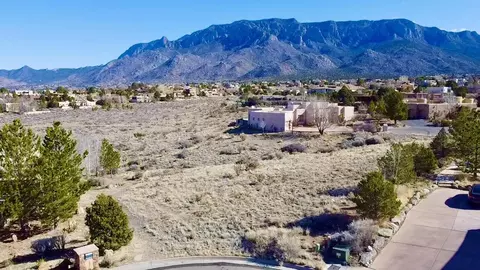 6805 Blanket Flower Pl NE, Albuquerque, NM 87111