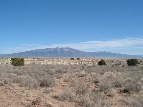 4620 Nashville Rd NE, Rio Rancho, NM 87144