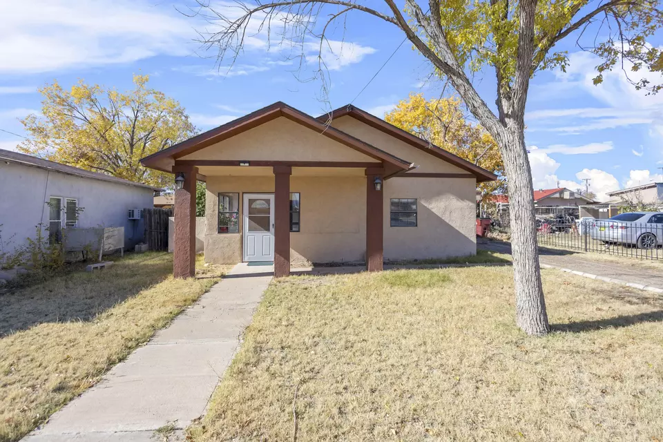 313 S Sixth St, Belen, NM 87002 photo 1