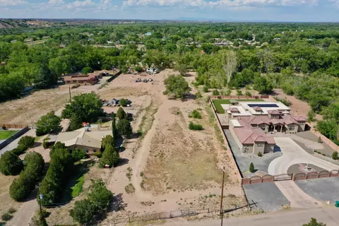 3227 Duranes Rd NW, Albuquerque, NM 87104