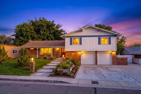 7908 Sierra Azul Ave NE, Albuquerque, NM 87110