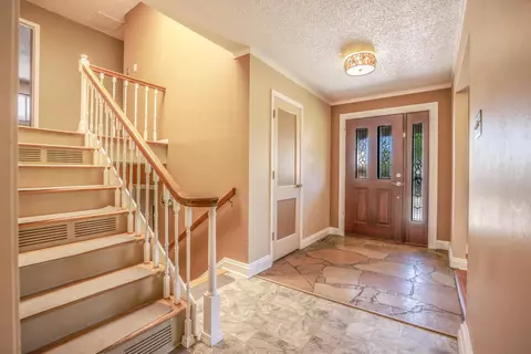 7908 Sierra Azul Ave NE, Albuquerque, NM 87110