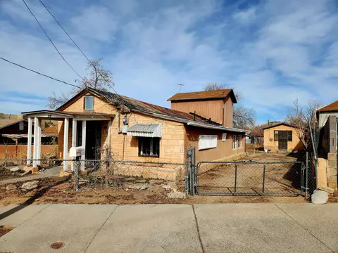 609 Page Ave NE, Albuquerque, NM 87102