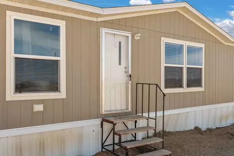 237 Madrid Ave, Moriarty, NM 87035
